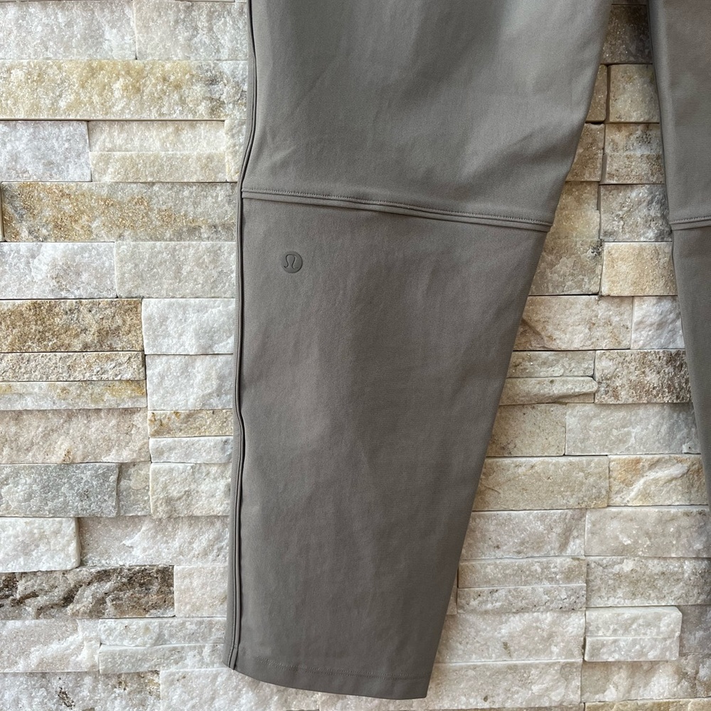 NWT Lululemon Essential High Rise Trouser - Picture 6 of 8